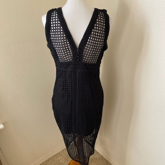 Bardot Women’s V Neck Eyelet Sheath Dress Black Size M Workwear Business Dress - Picture 2 of 12